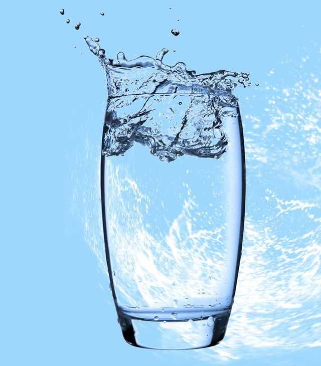 Nước tinh khiết là gì? So sánh nước tinh khiết và nước khoáng